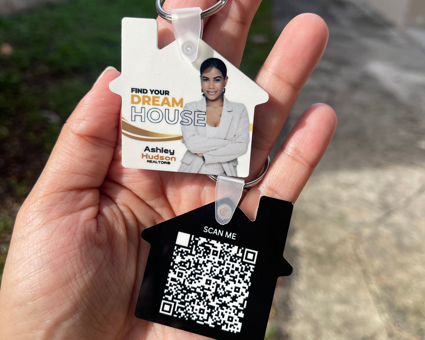 Plastic House Shaped Keychain | QR Code Keychain | Realtor Closing Gift | Plastic Keychain with  Picture | Housewarming Gift | Real Estate